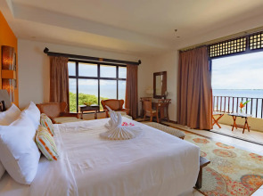 Costabella Tropical Beach Hotel