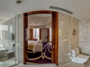 Holiday Inn Qingdao City Centre by IHG