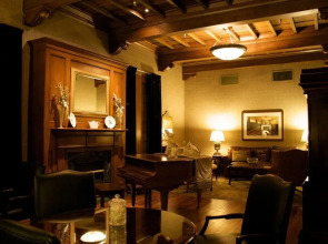 Tremont Hotel by SB at Chicago Magnificent Mile