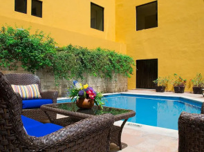 Hotel Plaza Colonial