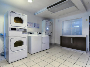 Motel 6 San Diego, CA - Downtown