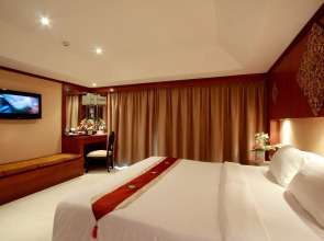 Отель Rayaburi Hotel Patong