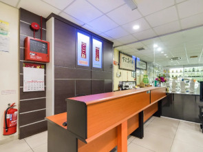 OYO 301 River Inn Hotel