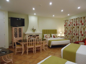 Canavial I & II Apartments