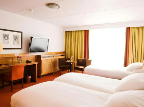 Отель Van der Valk Schiphol A4