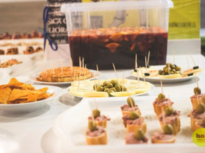 Hola Hostal Eixample - Hostel