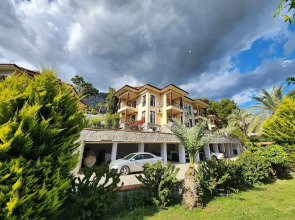 Terrace Life Palm Apart