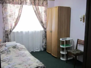 Малахит (бывш. Гостиница при комбинате Свеза)