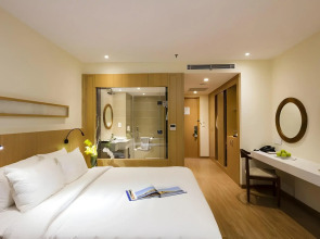 Starcity Hotel & Condotel Beachfront Nha Trang