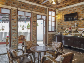 Baan Thai Homestay by bGb Villas - Hostel