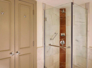 The College Green Hotel Dublin, Autograph Collection