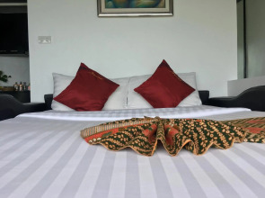 The Front Hotel and Apartment