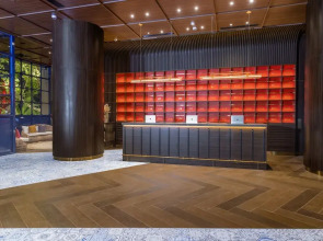 Ashley Tugu Tani Menteng