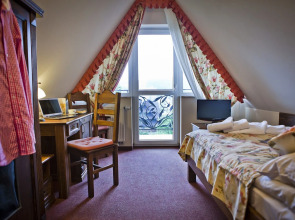 Helan Family & Garden