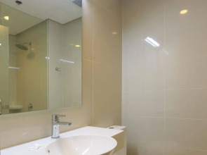 Red Planet Makati Amorsolo