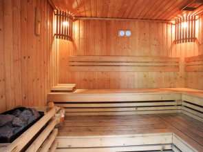 Whispering Palms Suite