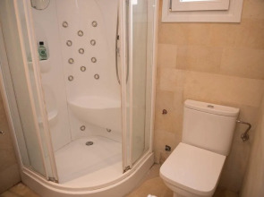 Go Barcelona Guest House