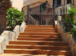 Paradise Court Aparthotel