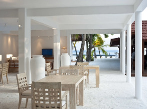 Diamonds Athuruga Maldives Resort & Spa