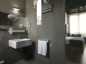 Shine Albayzín Hotel