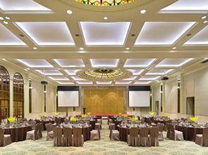 Отель Crowne Plaza Resort Sanya Bay