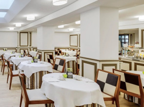 Отель Sercotel Gran Hotel Conde Duque