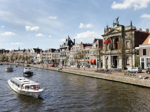 Carlton Square Hotel