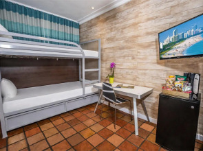 Chesterfield Hotel & Suites