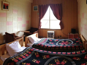 Koshimizu Hana Kotori Youth Hostel