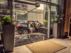 Golden Tulip Headington Ruwi