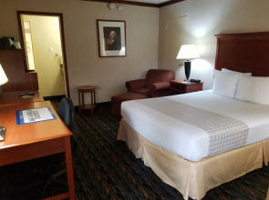 ibis Styles Paris Tolbiac Bibliotheque