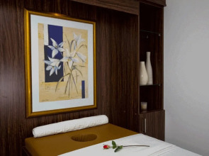 Phoenix Plaza Hotel Apartments