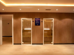 Отель Van der Valk Schiphol A4