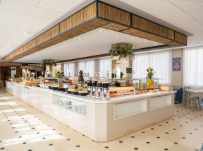 Hotel Parasol by Dorobe