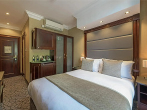 Hyde Park International