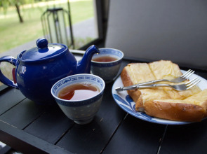 Hotel Ping Silhouette