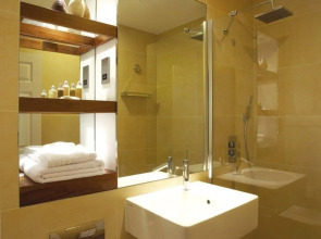 Leonardo Hotel Cardiff