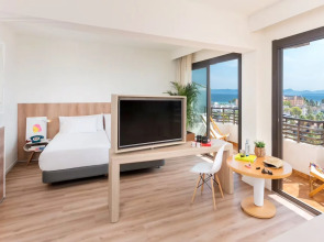 Отель Innside by Meliá Alcudia