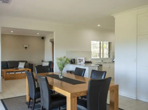 131 Your Vineyard Home in the heart of the Vale