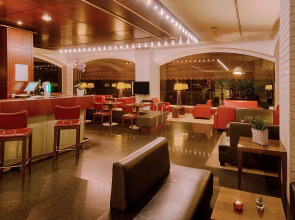 Отель NH Milano 2