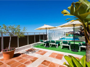 Hotel Monarque El Rodeo