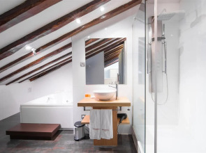 Petit Palace Plaza del Carmen