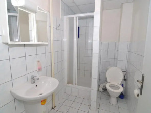 Ritchies Hostel & Hotel