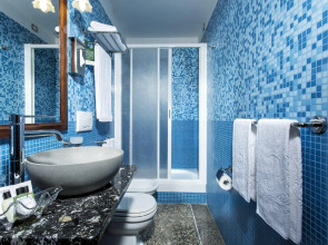 Отель Golden Tulip Rome Piram