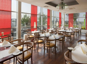 Holiday Inn Berlin Airport - Conference Centre by IHG