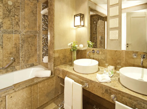 Grande Real Villa Italia