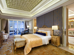 Отель Crowne Plaza Resort Sanya Bay