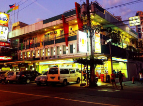 Townhouse OAK Makati Manila Near PNR Pasay Evangelista formerly VIP Suites