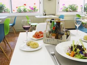 Отель Tres Torres Atiram