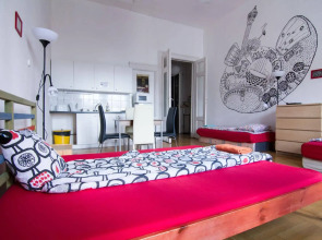 Pal's Hostel & Apartments